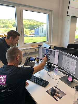 Mit nur einem Klick überträgt TopSolid'Cam die Bearbeitungsschritte in Fertigungspläne und hält diese aktuell. Mit nur einem Klick überträgt TopSolid'Cam die Bearbeitungsschritte in Fertigungspläne und hält diese aktuell.